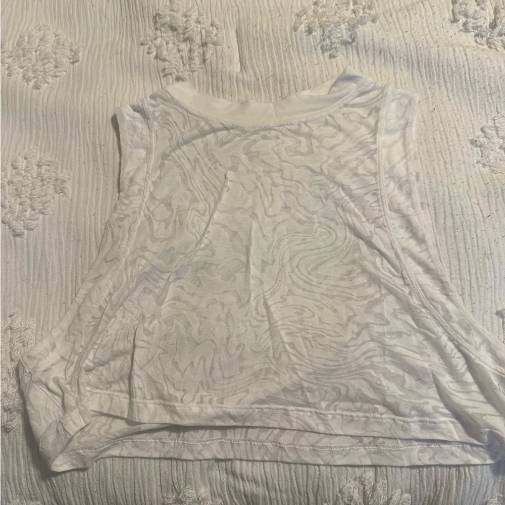 Lululemon Women's White Sleeveless Tankyop